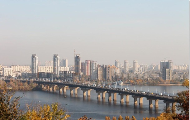 В Киеве ограничили движение на мосту Патона