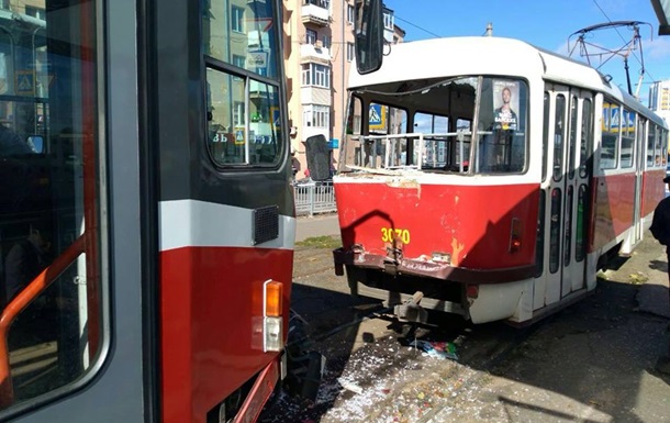 У Харкові зіткнулися два трамваї