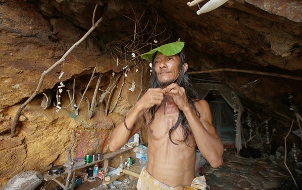 В Таиланде пещерный  Казанова  хвастается трофеями