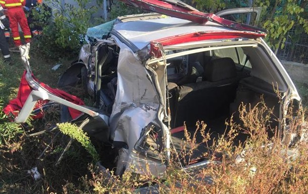 У Румунії автомобіль зіткнувся з поїздом, є жертви