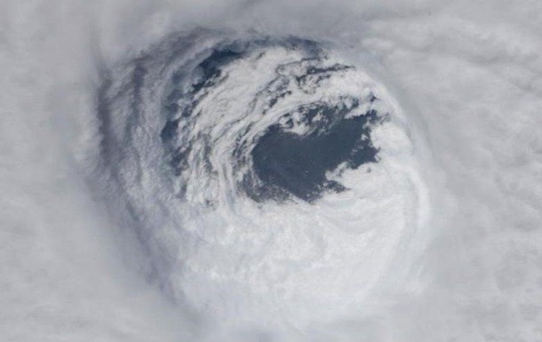 Ураган Майкл показали из космоса