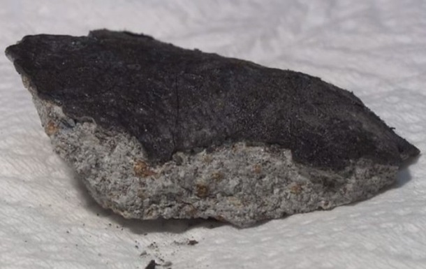 В Японії на дах приватного будинку впав метеорит