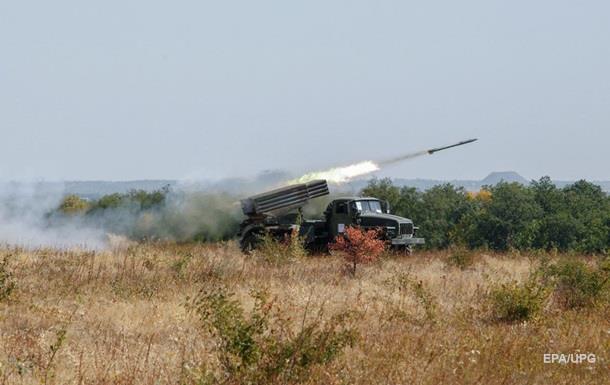Доба на Донбасі: поранено двох військових
