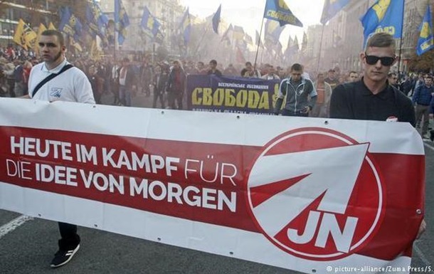 СМИ заметили немецких неонацистов на марше УПА в Киеве