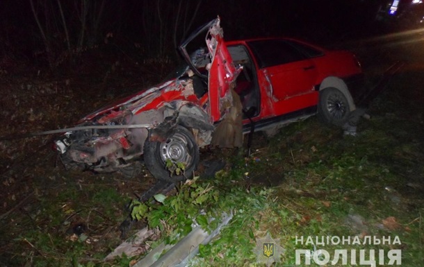 У Львівській області зіткнулися два авто і віз, є загиблий