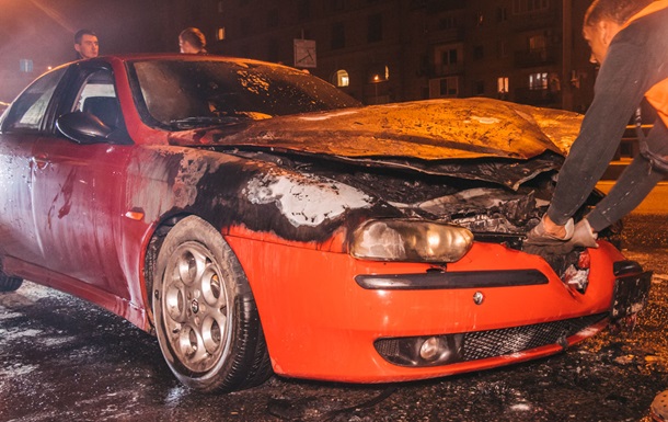 У Києві на ходу загорівся автомобіль