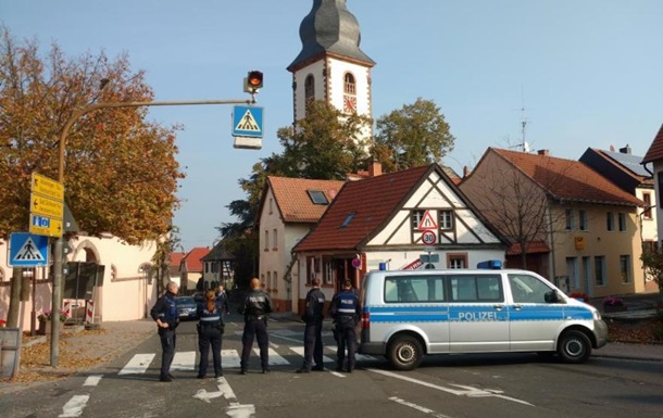 У Німеччині в ході поліцейської спецоперації загинули двоє людей