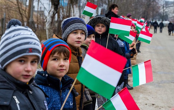 Будапешт подвоїть допомогу угорцям Закарпаття