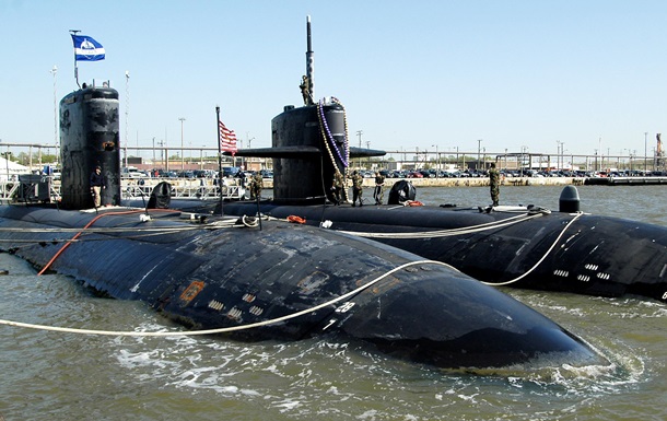 США спустили на воду два ударних атомних підводних човни