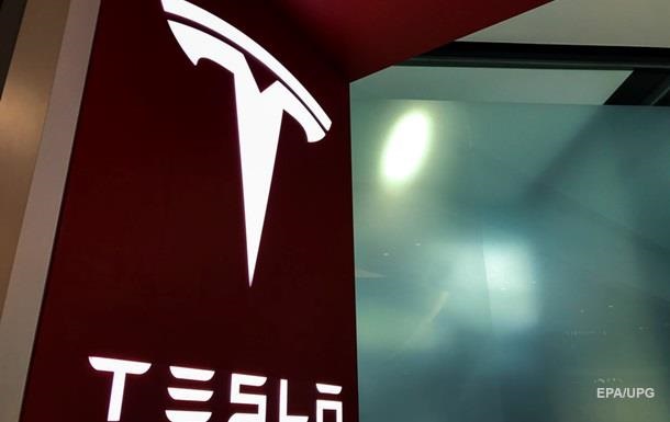 Tesla вперше за два роки показала прибуток