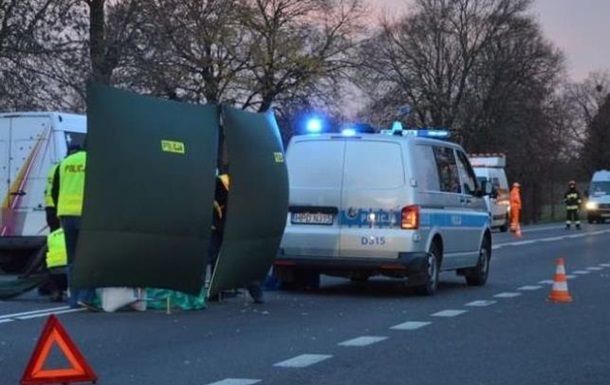 В Польше грузовик сбил украинца
