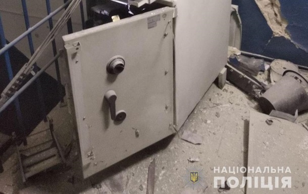 У Харкові підірвали і пограбували банкомат