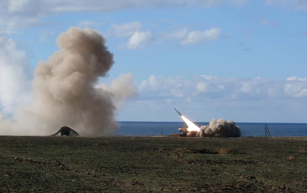 Україна почала ракетні стрільби біля Криму