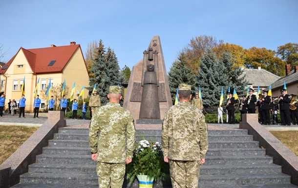 В Ужгороде открыли мемориал погибшим воинам АТО
