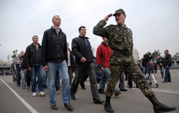 Военные заявили об угрозе срыва осеннего призыва в Киеве