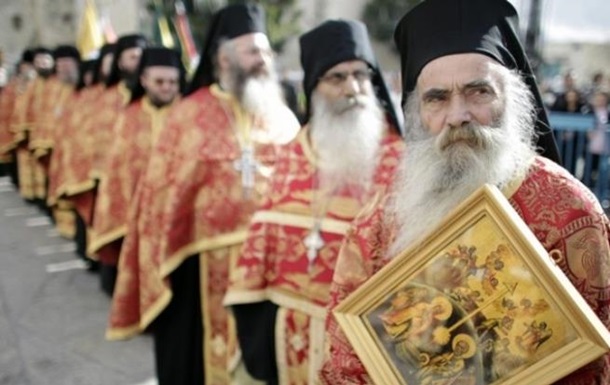 В Греции власти решили прекратить платить зарплату священникам