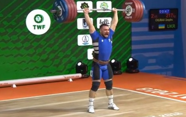 Українець Чумак виграв срібло чемпіонату світу з важкої атлетики