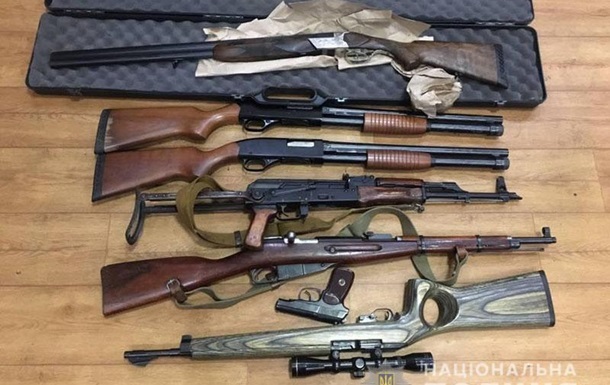 Луценко насчитал три млн единиц незаконного оружия