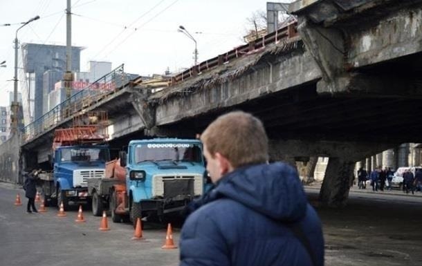 Власти Киева вновь перенесли сроки сноса Шулявского моста