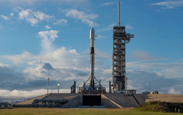 SpaceX запустила Falcon 9 с катарским спутником