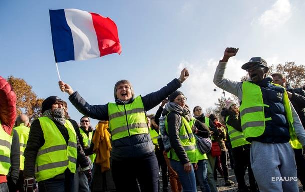 Во Франции протестуют против высоких цен на бензин