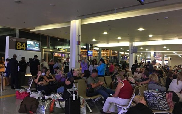 В аеропорту Таїланду застрягли майже 300 українців