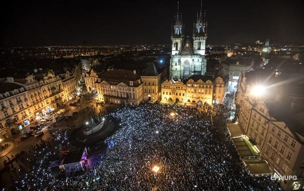 У Чехії тисячі людей вимагають відставки прем єра