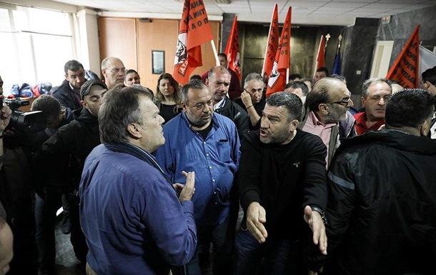 У Греції протестувальники увірвалися в міністерство