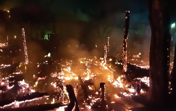 В Харьковской области сгорела база отдыха