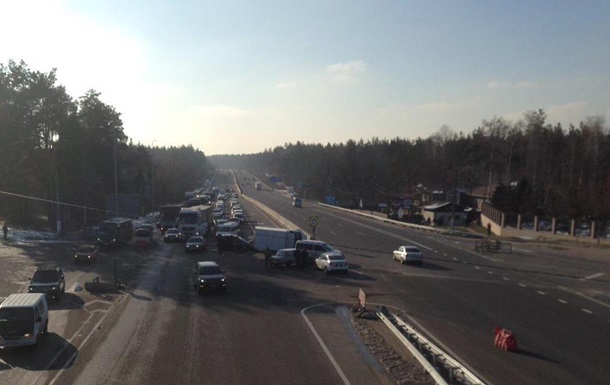 Під Одесою в аварію потрапили шість автомобілів