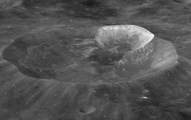 Японія запланувала експедицію на пошуки води на Місяці