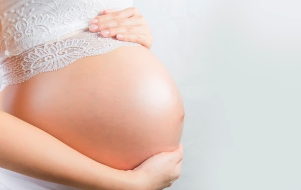 Ученые выяснили, почему дети пинаются в утробе матери