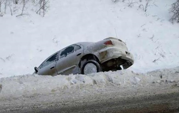 На Київщині через снігопад збільшилася кількість ДТП