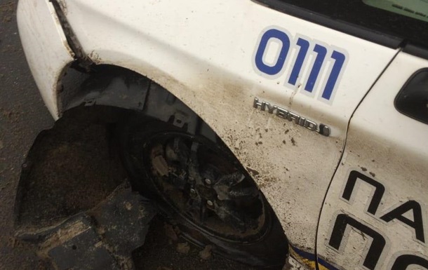 В Харькове грабители протаранили авто полиции