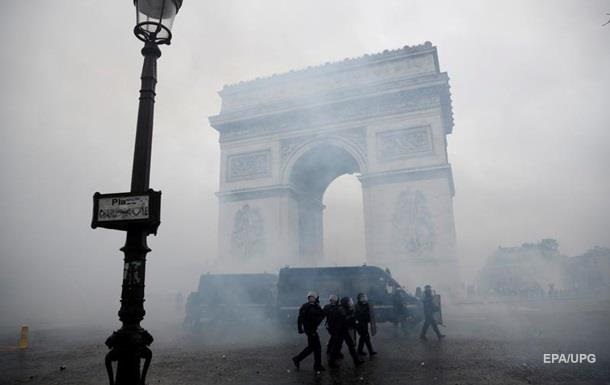 Візит Юнкера в парламент Франції скасували через протести