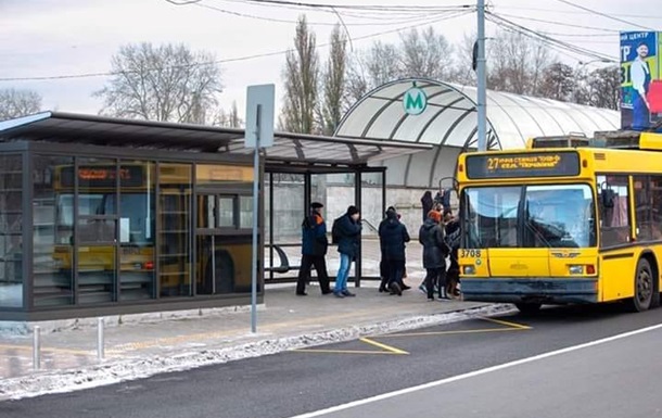 На великій магістралі Києва перекрили тунель для приватних авто