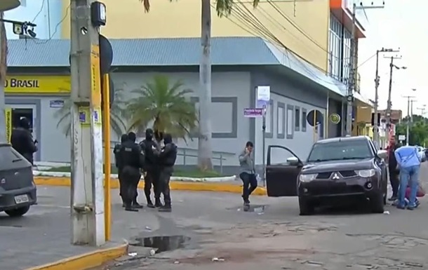 В Бразилии при попытке ограбления банка погибли 13 человек
