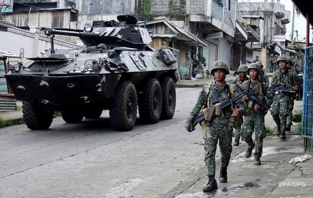 На Філіппінах воєнний стан продовжать на рік