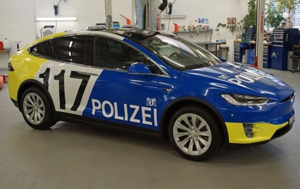 У Швейцарії поліція їздитиме на нових Tesla