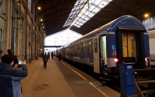Потягом Мукачеве-Будапешт скористалися десять пасажирів