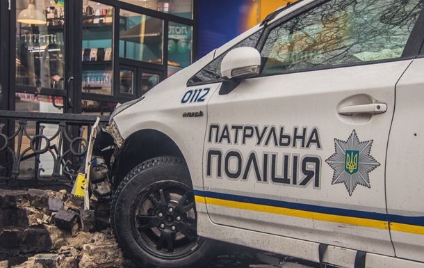 В Україні патрульним поліцейським збільшать курс контраварійного водіння