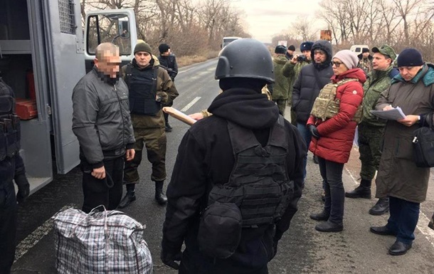 Сепаратисти передали Києву 13 ув язнених - омбудсмен