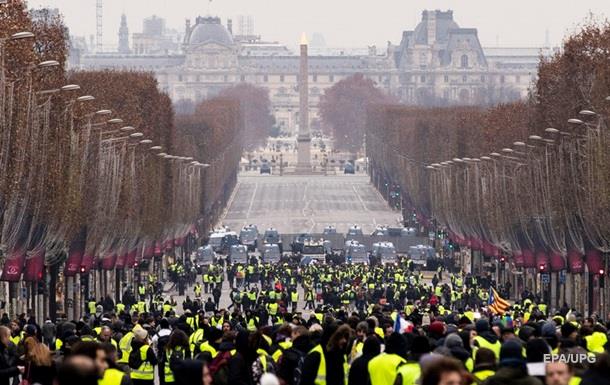 Количество протестующих во Франции уменьшилось