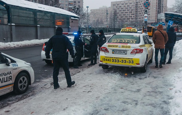 В Киеве подполковник СБУ угнал такси - СМИ