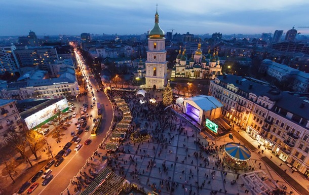 Сегодня в Киеве зажгут новогоднюю елку: движение в центре будет ограничено