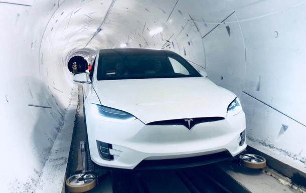 Маск открыл подземный тоннель в Лос-Анджелесе