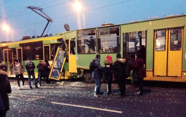 У Польщі зіткнулися три трамваї, є постраждалі