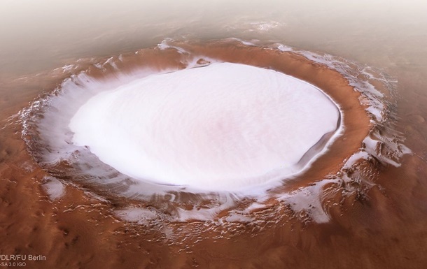 Зонд сфотографировал  ледяное озеро  Марса