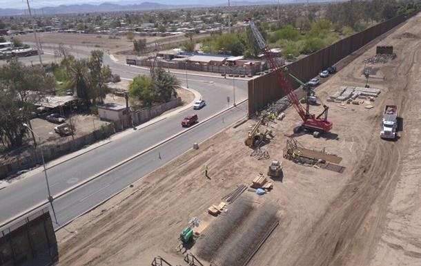 Трамп схвалив будівництво ще 185 км стіни на кордоні з Мексикою
