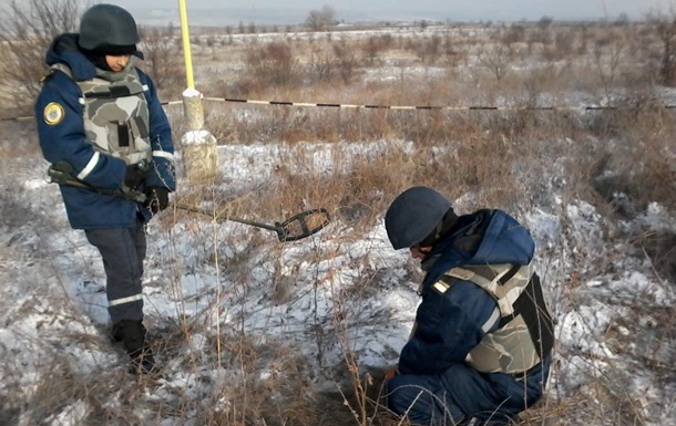 На Донбассе разминировали 166 тысяч взрывоопасных предметов